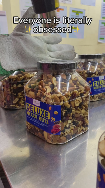 Deluxe Mixed Nuts